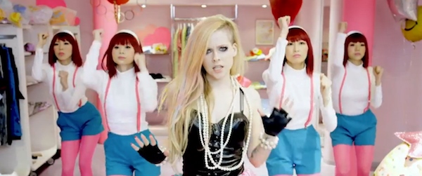 avril-lavigne-hello-kitty-video