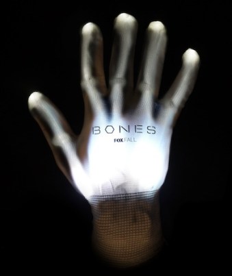 bones-comic-con-glove