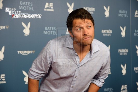 misha_collins_at_bates_motel_event___sdcc_2014__by_nerdgeist-d7vgle0