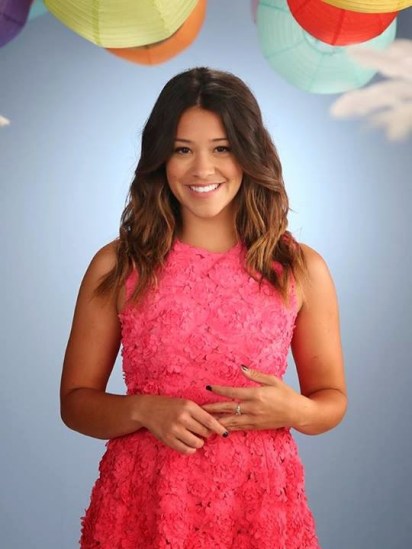 Jane (Gina Rodriguez)