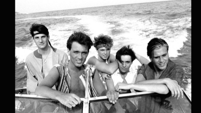 KEY-IMAGE-BOYS-ON-A-BOAT-courtsey-of-submarine-Film-copy-1160x652
