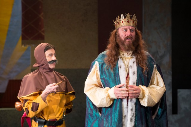  L to R – Tommy Wallace as ‘Fang’ and Richard Ashton as ‘The King’ 