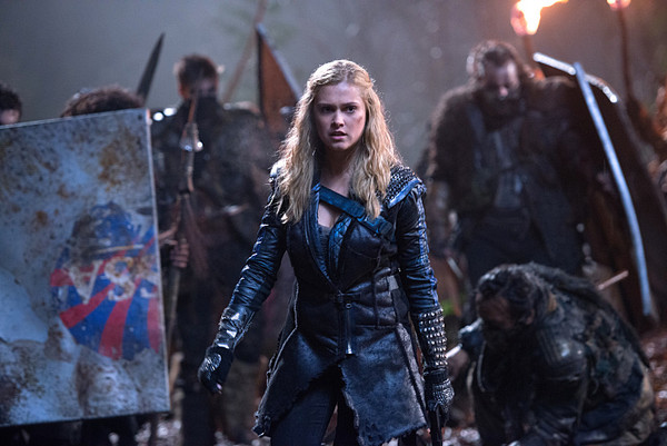 The 100 -- "Blood Must Have Blood, Part One" -- Image HU215B_0247 -- Pictured: Eliza Taylor as Clarke -- Credit: Diyah Pera/The CW -- ÃÂ© 2015 The CW Network, LLC. All Rights Reserved