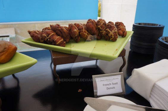 french_toast_donuts_at_wired_cafe__sdcc__2015_by_nerdgeist-d9293w4