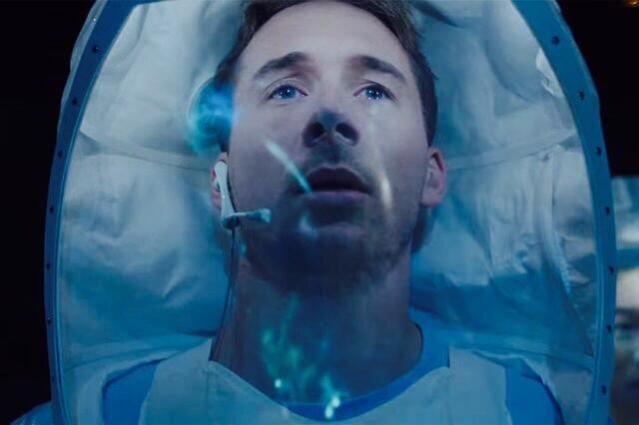 whats-he-looking-at-the-whispers