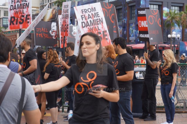 damien_marketing_at_sdcc_2015_by_nerdgeist-d96knh3
