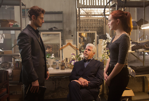 HandofGod_S1_32_101_0093.CR2