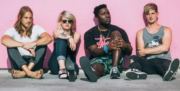 600x305xbloc_party_hb_020915.jpg.pagespeed.ic.cdQPLEt1Ww