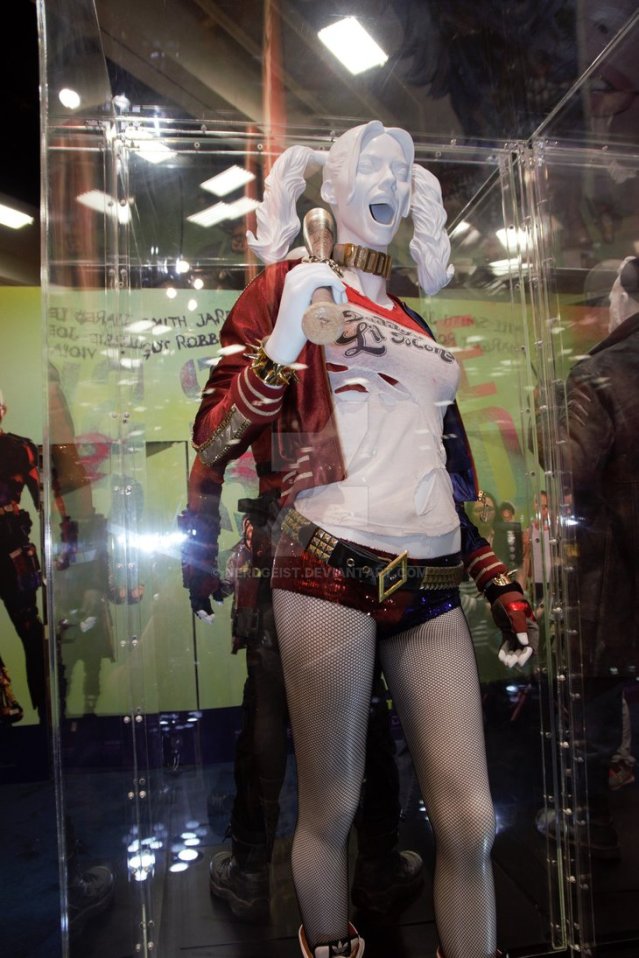 harley_quinn_suicide_squad_costume_at_sdcc_2016_by_nerdgeist-dabbd8v