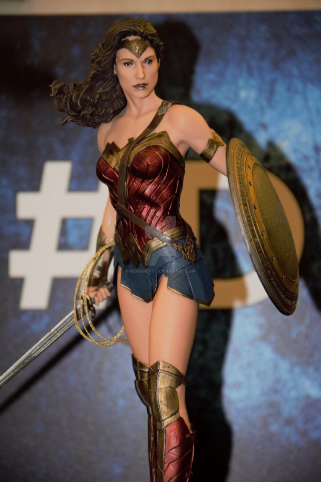 wonder_woman_dc_collectibles_at_sdcc_2016_by_nerdgeist-dabbacq