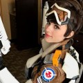 amouranth-tracer-cosplay-1